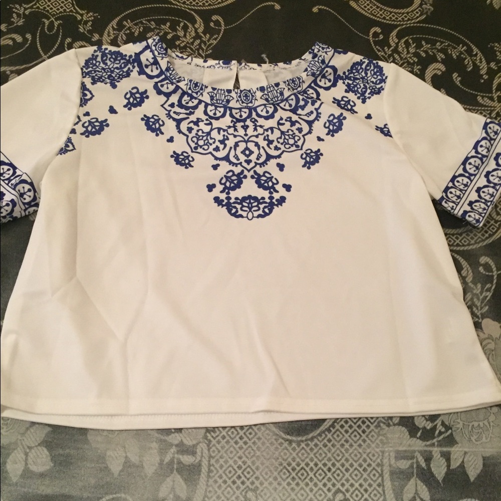 Cream and blue crop top